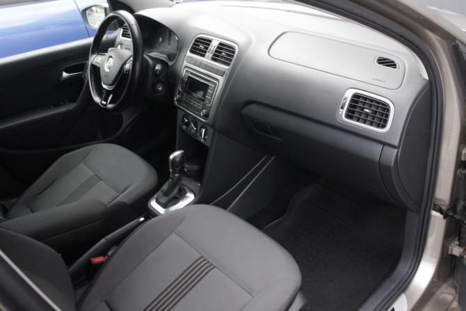Volkswagen Polo V Рестайлинг с пробегом 2016 года, цена 1 110 000 рублей, 140181 км, седан, Автокод Объявления