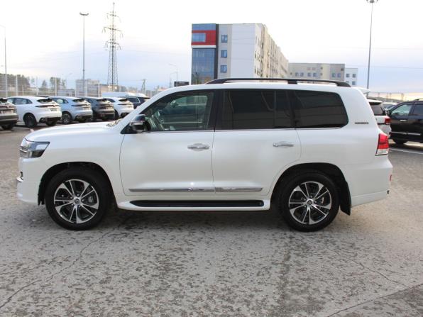 Toyota Land Cruiser 200 Series Рестайлинг 2 с пробегом 2020 года, цена 11 300 000 рублей, 22275 км, внедорожник, Автокод Объявления