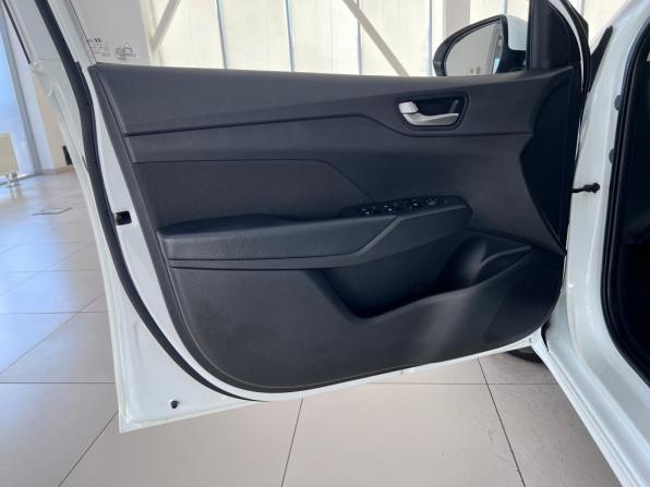 Hyundai Solaris II с пробегом 2018 года, цена 1 310 000 рублей, 145000 км, седан, Автокод Объявления