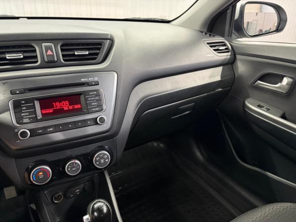 Kia Rio III Рестайлинг с пробегом 2016 года, цена 1 087 000 рублей, 98300 км, седан, Автокод Объявления