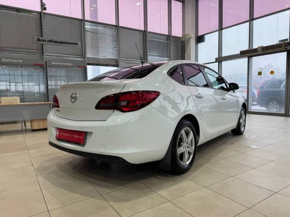 Opel Astra J Рестайлинг с пробегом 2013 года, цена 620 000 рублей, 246392 км, седан, Автокод Объявления