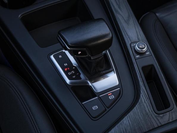 Audi A4 V (B9) Рестайлинг с пробегом 2020 года, цена 3 319 000 рублей, 94000 км, седан, Автокод Объявления