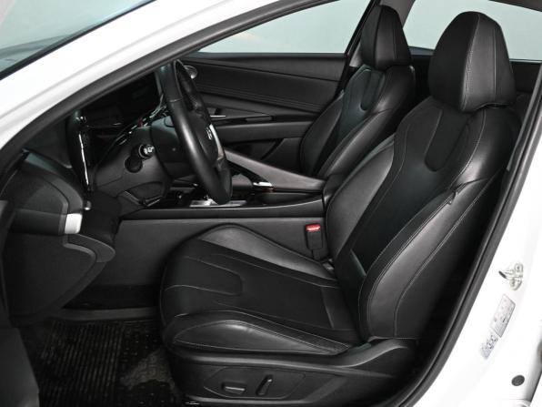 Hyundai Elantra VII (CN7) Рестайлинг с пробегом 2023 года, цена 2 249 000 рублей, 51919 км, седан, Автокод Объявления