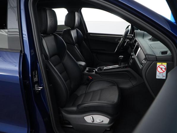 Porsche Macan I Рестайлинг 2 с пробегом 2023 года, цена 8 248 505 рублей, 18014 км, внедорожник, Автокод Объявления