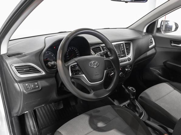 Hyundai Solaris II Рестайлинг с пробегом 2022 года, цена 1 590 000 рублей, 111231 км, седан, Автокод Объявления
