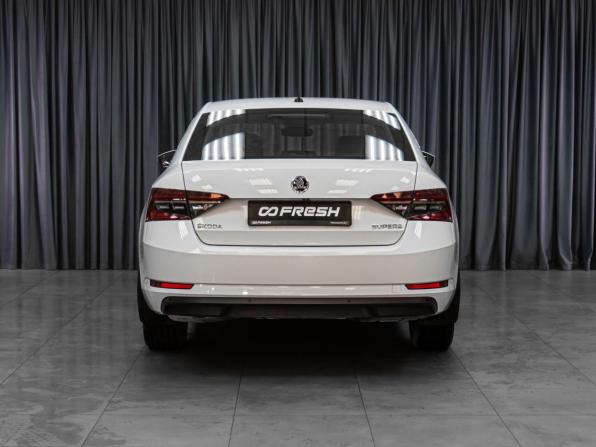 Skoda Superb III с пробегом 2015 года, цена 1 599 000 рублей, 177587 км, лифтбек, Автокод Объявления