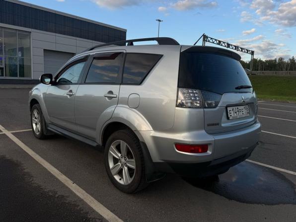 Mitsubishi Outlander II Рестайлинг с пробегом 2011 года, цена 795 000 рублей, 294000 км, внедорожник, Автокод Объявления