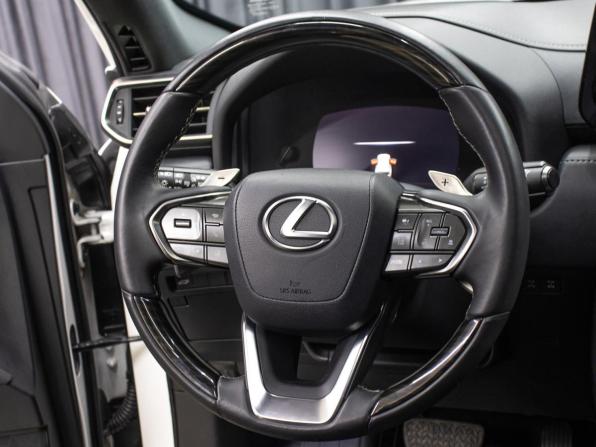 Lexus LX IV с пробегом 2022 года, цена 15 498 000 рублей, 43714 км, внедорожник, Автокод Объявления