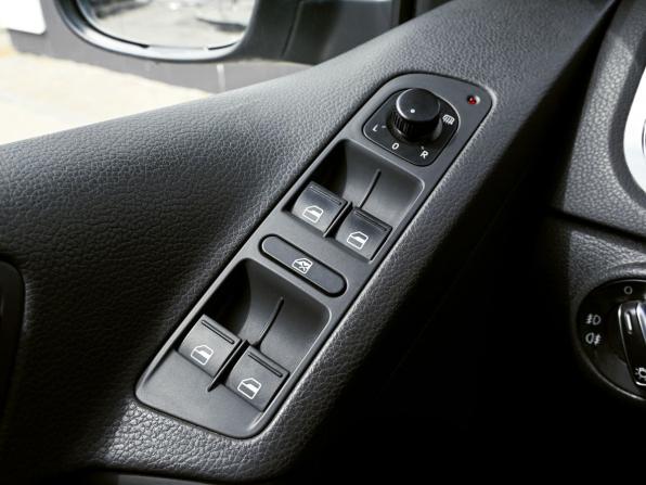 Volkswagen Tiguan I Рестайлинг с пробегом 2011 года, цена 1 150 000 рублей, 179102 км, внедорожник, Автокод Объявления