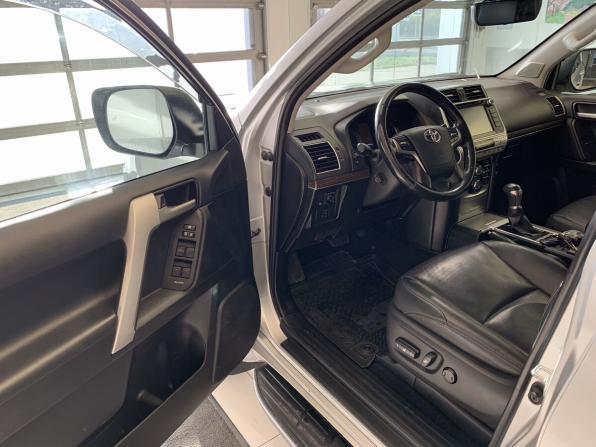 Toyota Land Cruiser Prado 150 Series Рестайлинг 3 с пробегом 2020 года, цена 5 990 000 рублей, 234651 км, внедорожник, Автокод Объявления