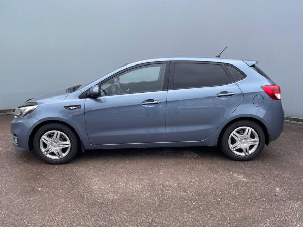 Kia Rio III Рестайлинг с пробегом 2015 года, цена 899 000 рублей, 178522 км, хэтчбек, Автокод Объявления