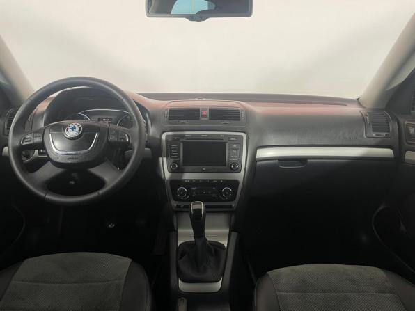 Skoda Octavia II (A5) Рестайлинг с пробегом 2011 года, цена 739 000 рублей, 292298 км, лифтбек, Автокод Объявления