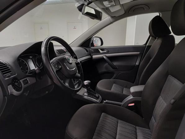 Skoda Octavia II (A5) Рестайлинг с пробегом 2012 года, цена 875 000 рублей, 236165 км, лифтбек, Автокод Объявления