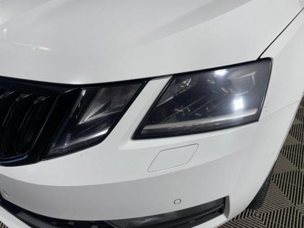 Skoda Octavia III (A7) Рестайлинг с пробегом 2017 года, цена 1 410 000 рублей, 231088 км, лифтбек, Автокод Объявления