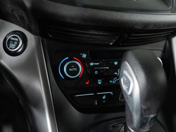 Ford Kuga II Рестайлинг с пробегом 2019 года, цена 1 600 000 рублей, 155550 км, внедорожник, Автокод Объявления