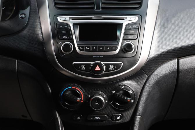 Hyundai Solaris I Рестайлинг с пробегом 2014 года, цена 889 000 рублей, 121847 км, седан, Автокод Объявления