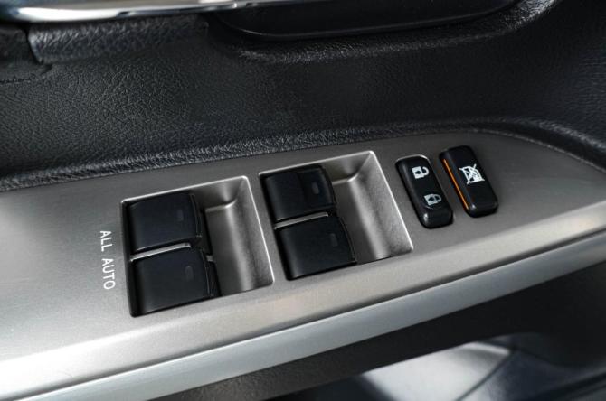 Toyota Land Cruiser 200 Series с пробегом 2012 года, цена 4 179 000 рублей, 160000 км, внедорожник, Автокод Объявления