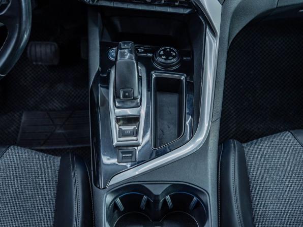 Peugeot 3008 II с пробегом 2018 года, цена 1 577 000 рублей, 233000 км, внедорожник, Автокод Объявления