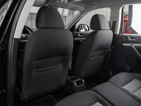 Skoda Octavia II (A5) Рестайлинг с пробегом 2013 года, цена 989 000 рублей, 110278 км, лифтбек, Автокод Объявления