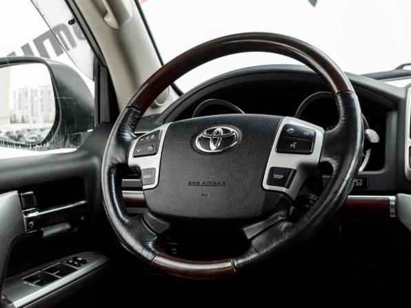 Toyota Land Cruiser 200 Series Рестайлинг 1 с пробегом 2015 года, цена 4 160 000 рублей, 254066 км, внедорожник, Автокод Объявления