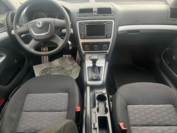 Skoda Octavia II (A5) Рестайлинг с пробегом 2011 года, цена 799 900 рублей, 168001 км, лифтбек, Автокод Объявления