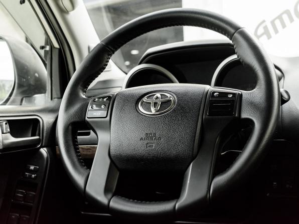Toyota Land Cruiser Prado 150 Series Рестайлинг 1 с пробегом 2014 года, цена 3 075 000 рублей, 330617 км, внедорожник, Автокод Объявления