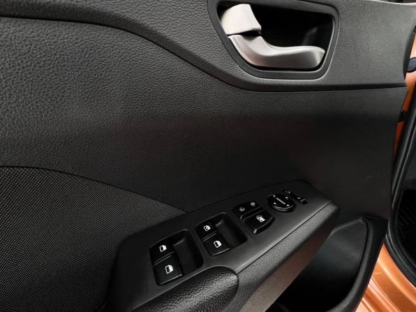 Hyundai Solaris II с пробегом 2018 года, цена 1 310 000 рублей, 153434 км, седан, Автокод Объявления