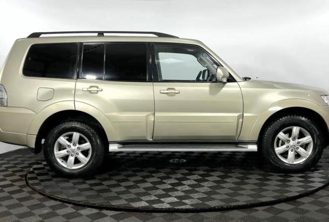 Mitsubishi Pajero IV Рестайлинг 1 с пробегом 2012 года, цена 1 350 000 рублей, 575049 км, внедорожник, Автокод Объявления
