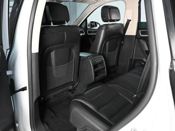 Volkswagen Touareg II Рестайлинг с пробегом 2015 года, цена 2 629 000 рублей, 228472 км, внедорожник, Автокод Объявления