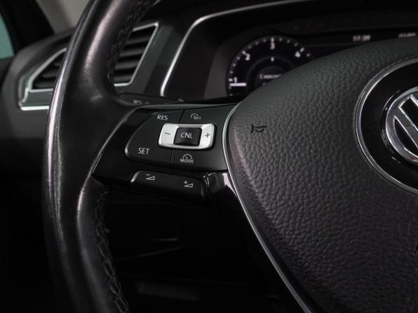 Volkswagen Tiguan II с пробегом 2018 года, цена 2 484 000 рублей, 160006 км, внедорожник, Автокод Объявления