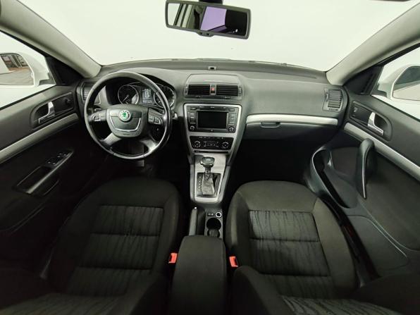 Skoda Octavia II (A5) Рестайлинг с пробегом 2013 года, цена 899 000 рублей, 157844 км, лифтбек, Автокод Объявления