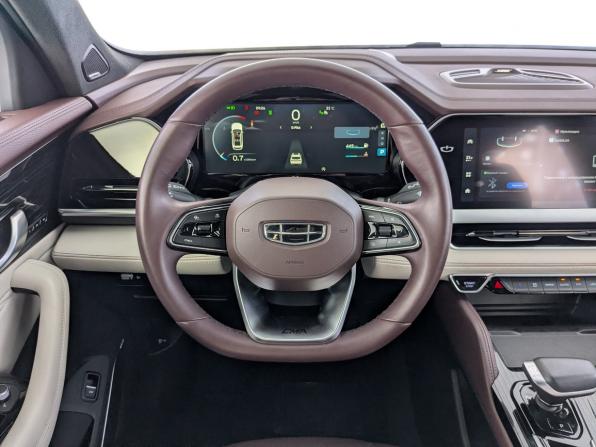Geely Monjaro I с пробегом 2023 года, цена 3 145 000 рублей, 44571 км, внедорожник, Автокод Объявления