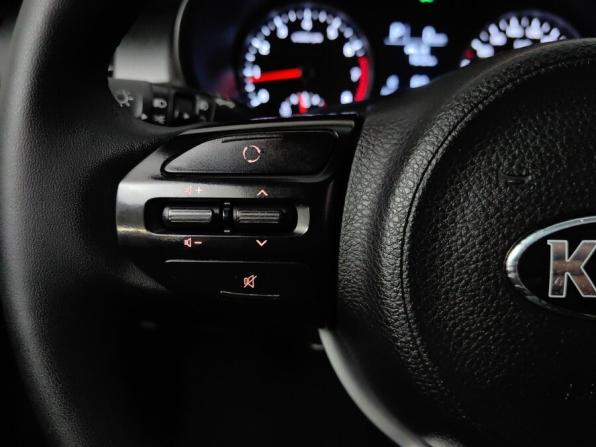 Kia Rio IV с пробегом 2017 года, цена 1 099 000 рублей, 187000 км, седан, Автокод Объявления