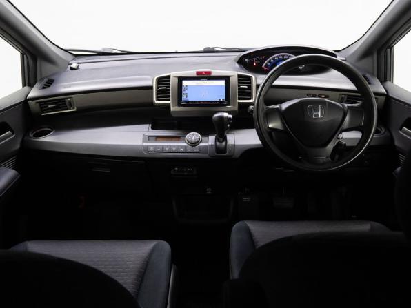 Honda Freed I с пробегом 2010 года, цена 864 000 рублей, 208480 км, компактвэн, Автокод Объявления