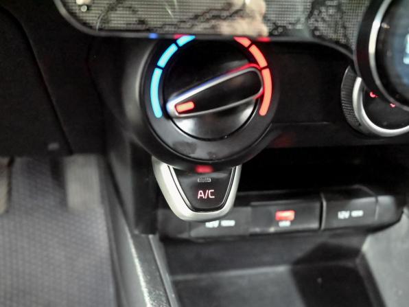 Kia Rio IV Рестайлинг с пробегом 2020 года, цена 1 500 000 рублей, 99301 км, седан, Автокод Объявления