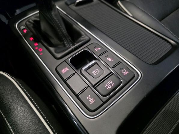 Kia Sorento III Prime Рестайлинг с пробегом 2018 года, цена 3 300 000 рублей, 192263 км, внедорожник, Автокод Объявления