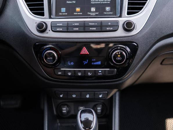 Hyundai Solaris II с пробегом 2019 года, цена 1 199 000 рублей, 293775 км, седан, Автокод Объявления