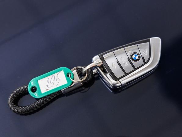 BMW 7 серии VI (G11/G12) с пробегом 2016 года, цена 3 098 000 рублей, 253653 км, седан, Автокод Объявления