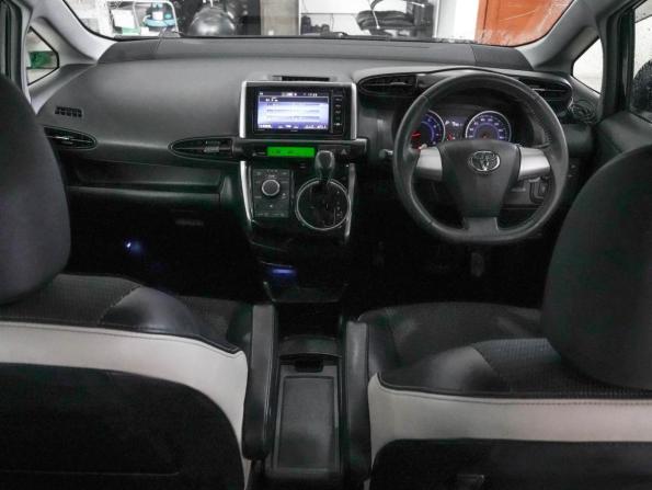 Toyota Wish II Рестайлинг с пробегом 2014 года, цена 1 575 000 рублей, 128608 км, минивэн, Автокод Объявления