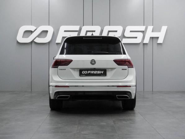 Volkswagen Tiguan II с пробегом 2019 года, цена 2 480 000 рублей, 211480 км, внедорожник, Автокод Объявления