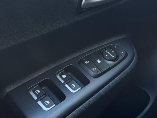 Kia Rio IV Рестайлинг с пробегом 2021 года, цена 1 650 000 рублей, 42204 км, хэтчбек, Автокод Объявления