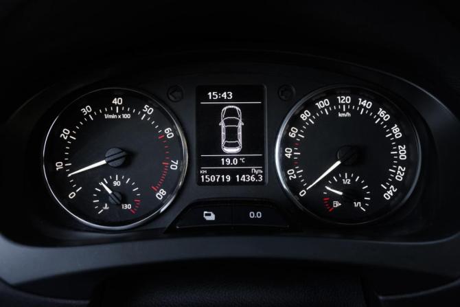 Skoda Rapid I с пробегом 2014 года, цена 949 000 рублей, 150718 км, лифтбек, Автокод Объявления