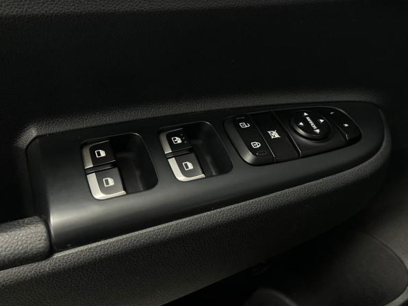 Kia Rio IV с пробегом 2018 года, цена 1 530 001 рубль, 87000 км, хэтчбек, Автокод Объявления