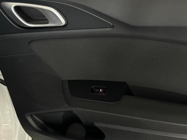Kia Ceed III с пробегом 2021 года, цена 2 100 000 рублей, 60401 км, универсал, Автокод Объявления