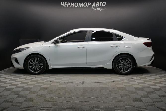 Kia Cerato IV Рестайлинг с пробегом 2022 года, цена 2 477 000 рублей, 77000 км, седан, Автокод Объявления