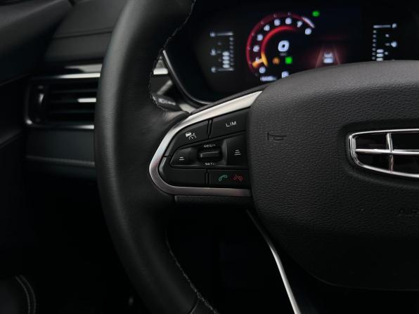 Geely Atlas Pro с пробегом 2023 года, цена 2 299 000 рублей, 15438 км, внедорожник, Автокод Объявления