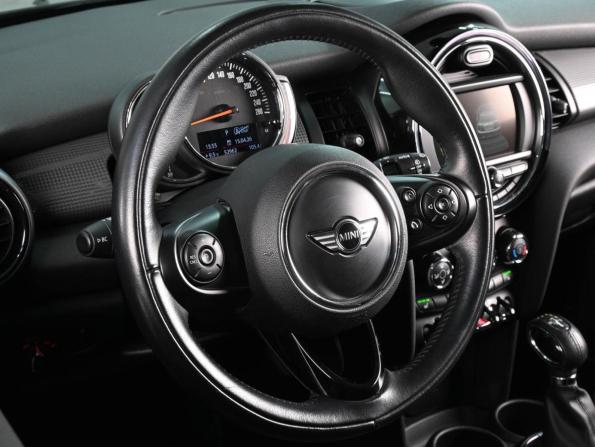 Mini Hatch III (F55/F56) с пробегом 2017 года, цена 2 179 000 рублей, 52962 км, хэтчбек, Автокод Объявления