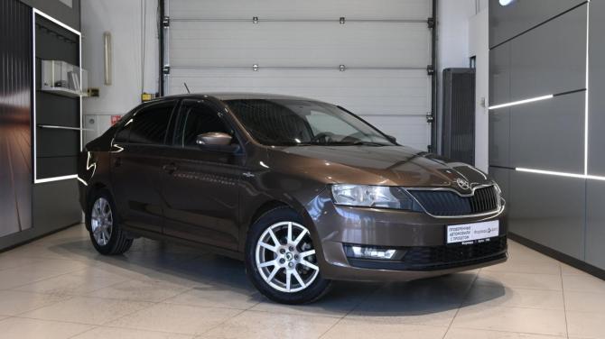 Skoda Rapid I Рестайлинг с пробегом 2019 года, цена 1 095 000 рублей, 175000 км, лифтбек, Автокод Объявления