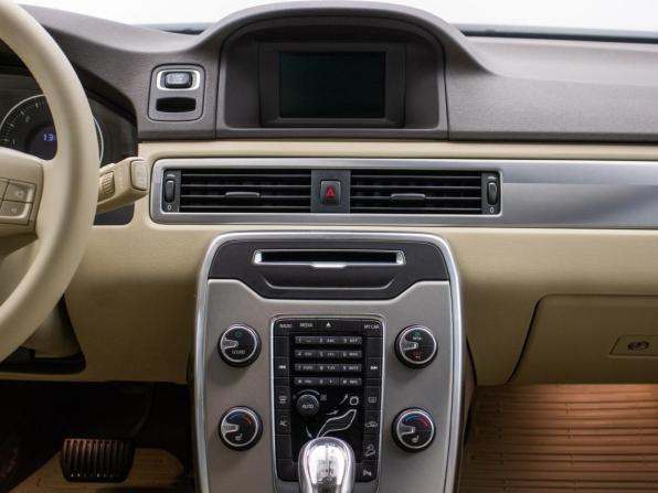 Volvo XC70 II с пробегом 2013 года, цена 1 445 000 рублей, 329149 км, универсал, Автокод Объявления