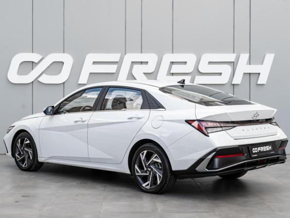 Hyundai Elantra VII (CN7) Рестайлинг с пробегом 2024 года, цена 2 290 000 рублей, 13372 км, седан, Автокод Объявления